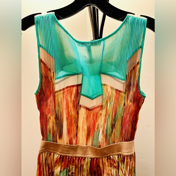 BCBGMAXAZRIA Watercolor Pleated Midi Dress, Size 2 - Picture 7 of 8